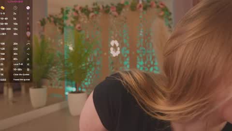 Mia online show from April 9, 6:19 am