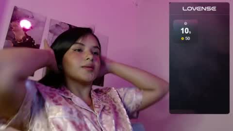 nina online show from April 14, 7:44 am