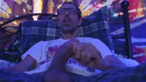 smoke-4-me online show from July 4, 11:58 am