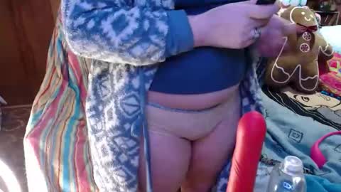 DIAN dee-ann online show from February 1, 12:24 pm