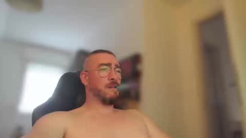 AllDayIDream online show from October 18, 3:27 pm