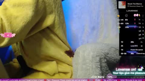 Snapshot of smuffin_x chatting on September 25, 4:36 pm Strawberry Muffin online show from September 25, 4:36 pm