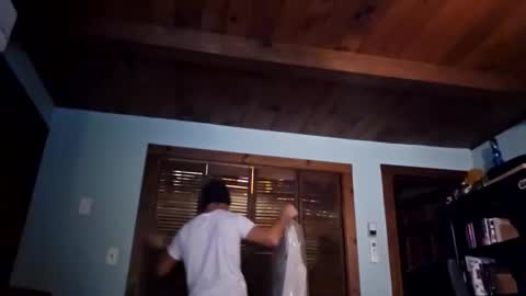 Snackyyyy online show from March 25, 12:39 am