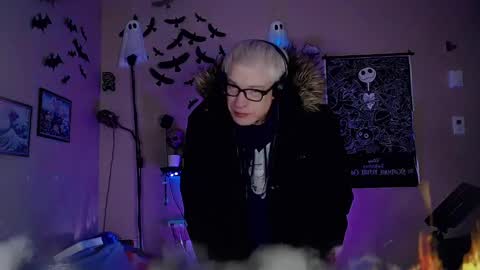 Viiscount  Snarfle Von Snarfenberg online show from December 2, 4:24 am