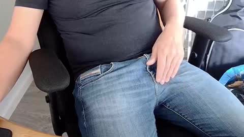 Sneakybill online show from September 17, 6:06 am