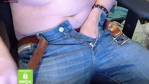 Sneakybill online show from March 9, 7:05 pm