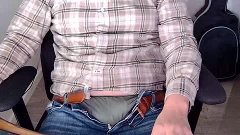 Sneakybill online show from October 20, 6:40 am