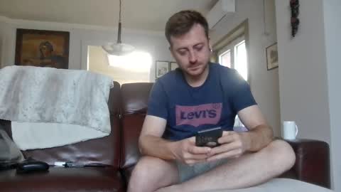 snoecks online show from May 24, 8:43 am