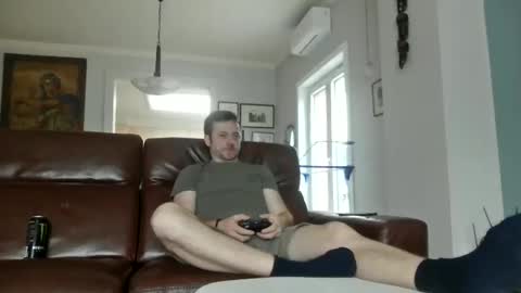 snoecks online show from June 7, 7:13 am
