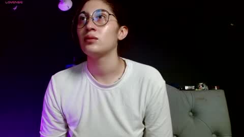 IG     OF red moonn online show from April 8, 6:05 am