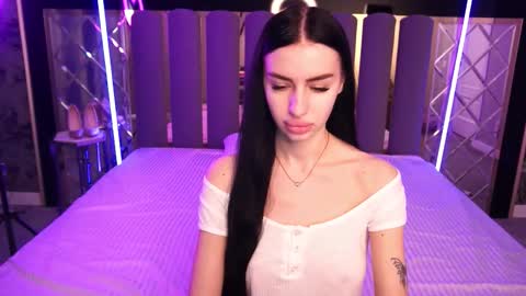 snow_whiteeex online show from February 3, 6:40 am