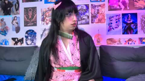 Snow and Bubble online show from September 25, 5:42 pm