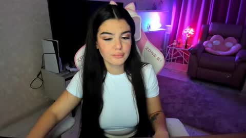 snowingwinter online show from October 21, 7:39 pm