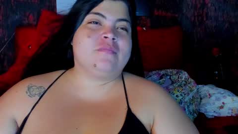 Snapshot of sobigcurvy44 chatting on December 18, 7:08 pm leidy online show from December 18, 7:08 pm