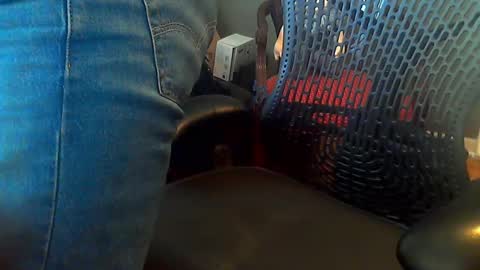 socksandasmile69 online show from November 17, 4:53 pm