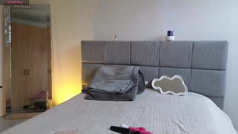 IG Soffimoon   I THANK YOU FOR LEAVING YOUR FOLLOW online show from February 28, 8:57 pm