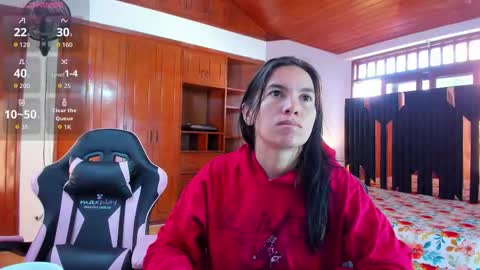 soffy and mia online show from December 22, 12:34 pm