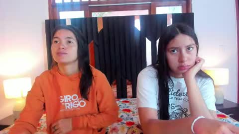 Snapshot of soffy_and_mia chatting on October 8, 1:06 pm soffy and mia online show from October 8, 1:06 pm