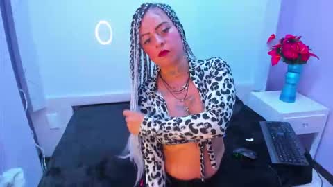 Snapshot of soffy_thopmson chatting on October 20, 6:46 pm Soffy online show from October 20, 6:46 pm
