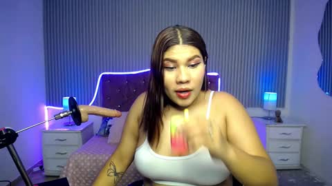sofi_brunette_ online show from February 24, 4:37 am