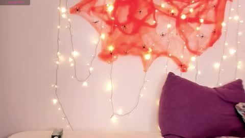 Sofi  online show from October 21, 2:43 pm