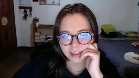 Sofi Lynch online show from March 3, 7:37 am