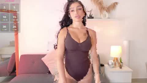 Sofi smith   online show from April 4, 8:05 pm