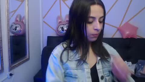 sofia_lara28 online show from May 9, 8:26 pm