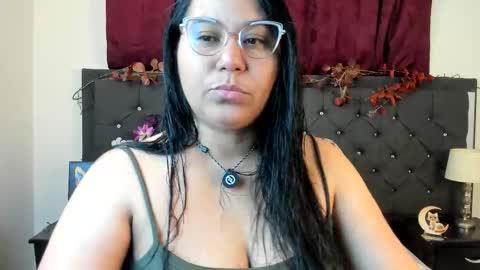 Snapshot of sofia_sorceress chatting on October 19, 1:32 am sofia_sorceress online show from October 19, 1:32 am