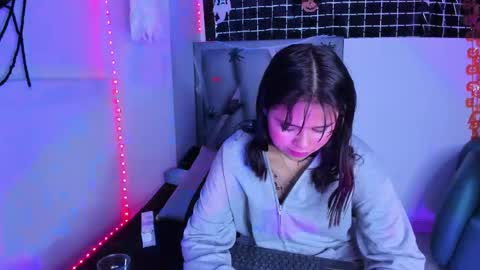 Sofa online show from October 18, 1:59 pm