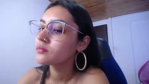 Snapshot of sofiaasexy19 chatting on October 13, 1:46 pm Sofia online show from October 13, 1:46 pm