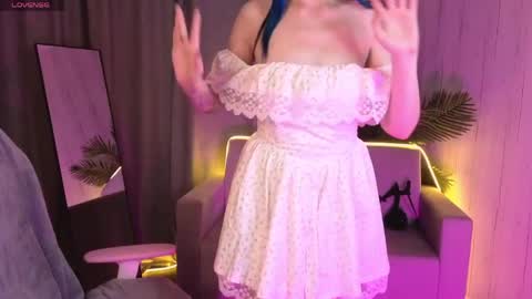 sofiabard online show from May 29, 2:31 am