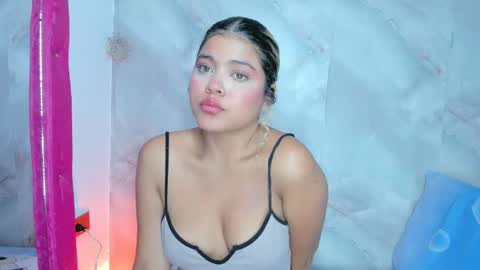 sofiacastillo01 online show from June 2, 3:36 pm