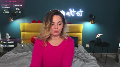 sofiafabulous online show from March 8, 2:04 am