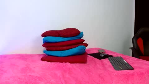 sofia online show from April 12, 7:45 am