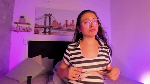 sofialujan_ online show from May 9, 1:55 am