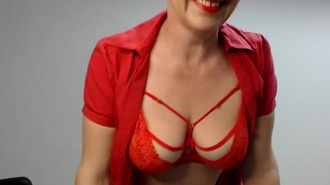 Snapshot of sofie_velvet chatting on January 9, 7:50 pm Sofie Velvet online show from January 9, 7:50 pm