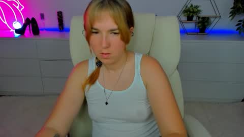 Snapshot of sofii_darling chatting on October 7, 5:53 pm sofii_darling online show from October 7, 5:53 pm