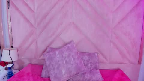 Snapshot of sofii_jones chatting on October 8, 12:40 am sofii_jones online show from October 8, 12:40 am