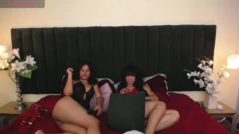 Cam and Amy online show from April 16, 9:39 pm