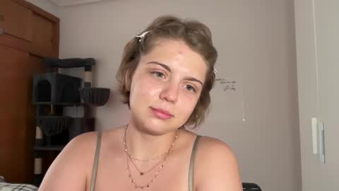 Ilisabet online show from April 5, 1:19 pm