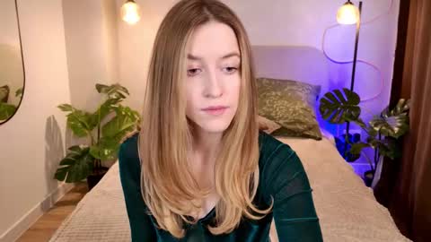 softdreamer_ online show from January 17, 4:38 pm