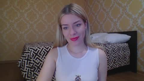 softy_aura online show from May 23, 12:12 pm