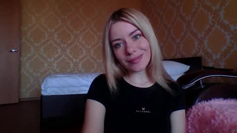 softy_aura online show from May 11, 7:15 am