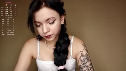 Snapshot of solarsiren chatting on October 28, 5:08 am Mila online show from October 28, 5:08 am