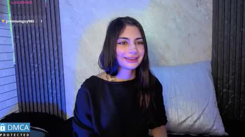 Snapshot of solbeaumont chatting on October 15, 7:26 pm Sol online show from October 15, 7:26 pm