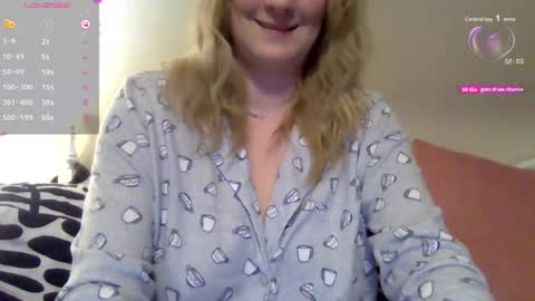 solesticia online show from October 30, 3:29 am