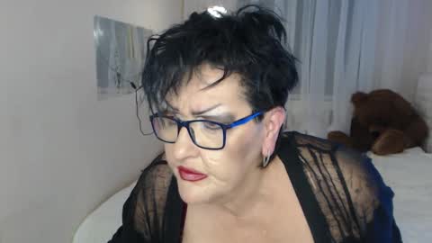 sondrariddle online show from November 9, 10:23 pm