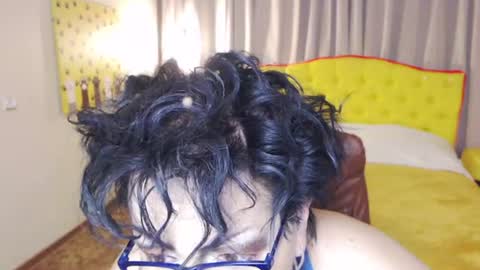 sondrariddle online show from March 13, 3:21 am