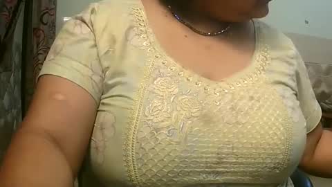 Snapshot of soni88888 chatting on February 26, 12:30 am soni88888 online show from February 26, 12:30 am